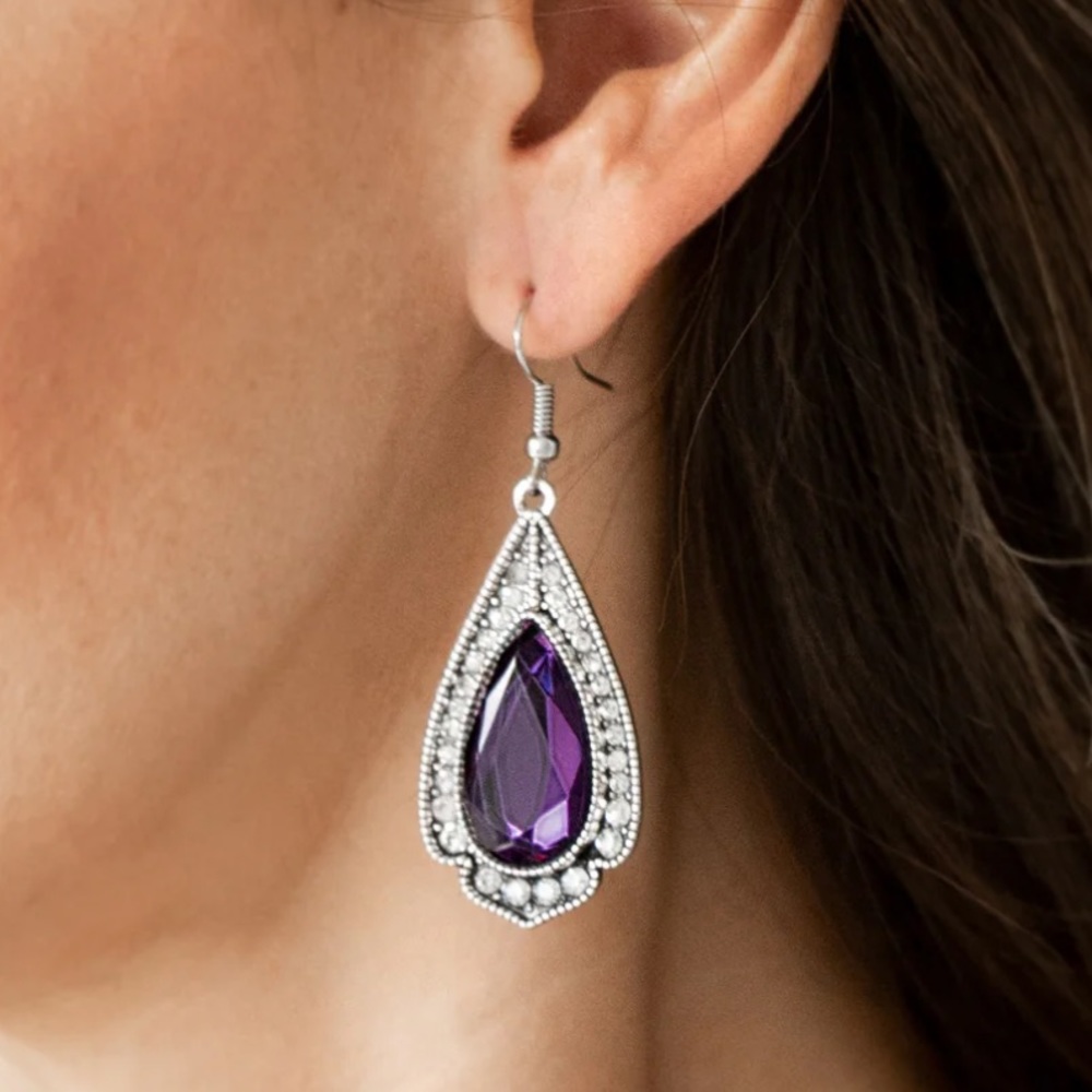 NWT Purple Superstar Stardom Earrings(Last One)